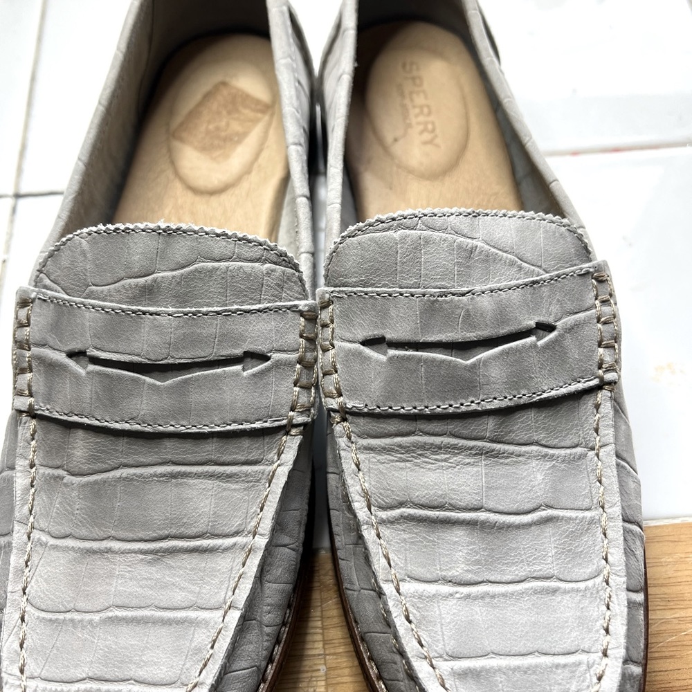 Sperry women’s top loafer, seaport, crack, gray loafers size 9